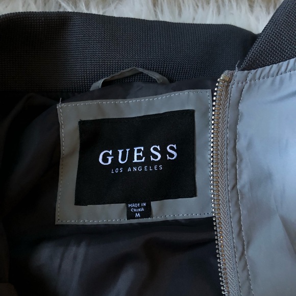 *RARE* REFLECTIVE GUESS WINDBREAKER / NWOT - Picture 5 of 8
